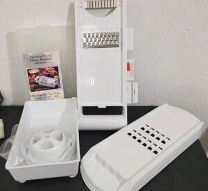 Vintage QVC 1998 New Art Of Slicing 6 In 1 Grater, Slicer & SHREDDER Kitchen